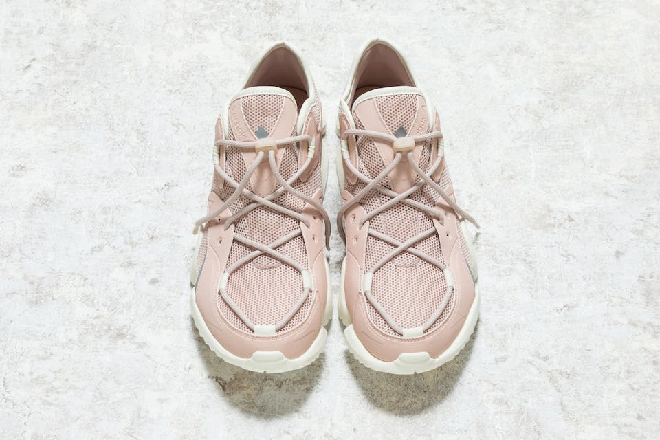 Reebok and Barneys New York to Drop Two New Run.R 96 Colorways